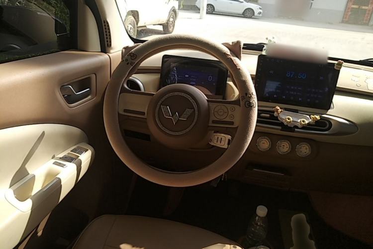 Used Wuling Hongguang MINIEV 2025 Four-Door Version Advanced Edition Steering Wheel
