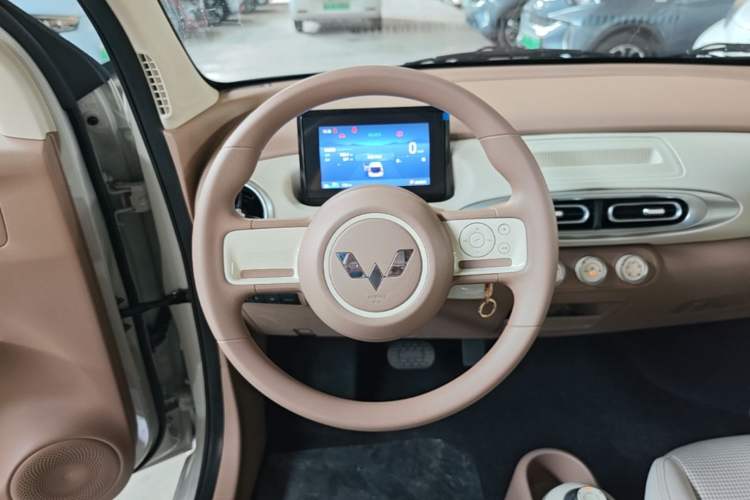 Used Wuling Hongguang MINIEV 2025 Four-Door Version Advanced Edition Steering Wheel
