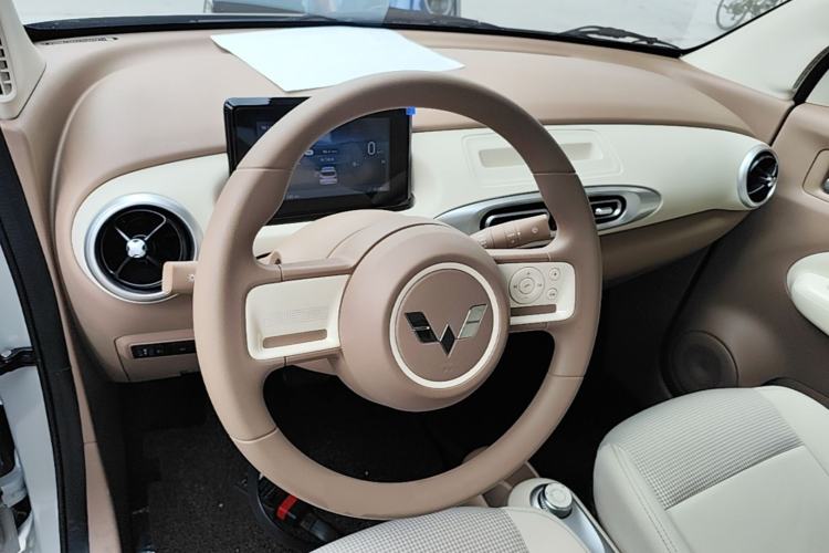 Used Wuling Hongguang MINIEV 2025 Four-Door Version Advanced Edition Steering Wheel