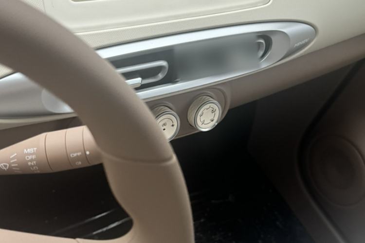 Used Wuling Hongguang MINIEV 2025 Four-Door Version Advanced Edition Steering Wheel