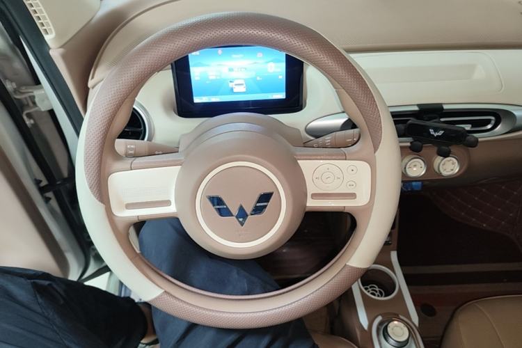 Used Wuling Hongguang MINIEV 2025 Four-Door Version Advanced Edition Steering Wheel