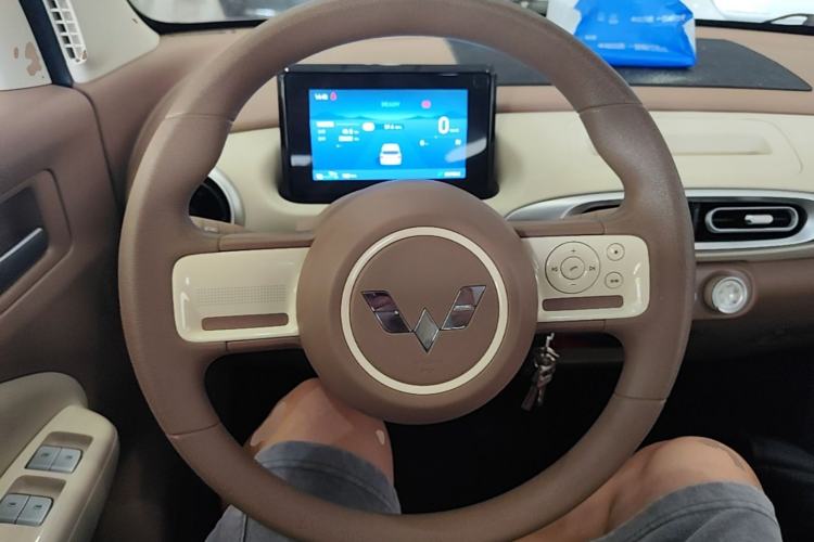 Used Wuling Hongguang MINIEV 2025 Four-Door Version Advanced Edition Steering Wheel