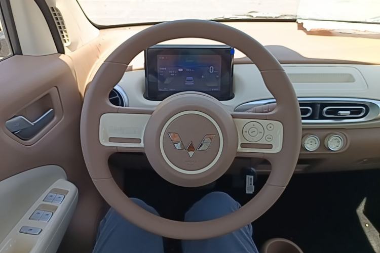 Used Wuling Hongguang MINIEV 2025 Four-Door Version Advanced Edition Steering Wheel