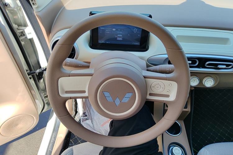 Used Wuling Hongguang MINIEV 2025 Four-Door Version Advanced Edition Steering Wheel