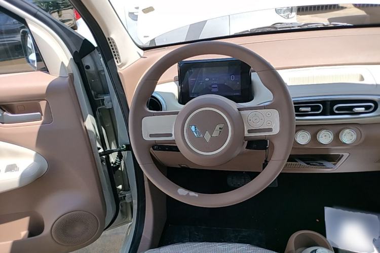 Used Wuling Hongguang MINIEV 2025 Four-Door Version Advanced Edition Steering Wheel