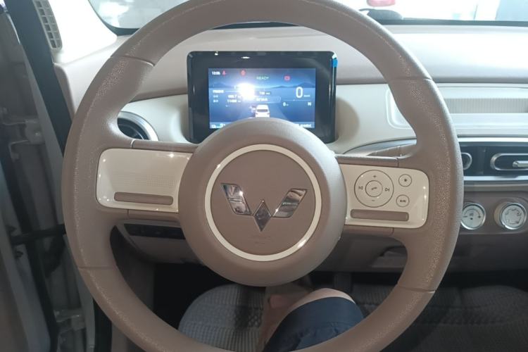 Used Wuling Hongguang MINIEV 2025 Four-Door Version Advanced Edition Steering Wheel