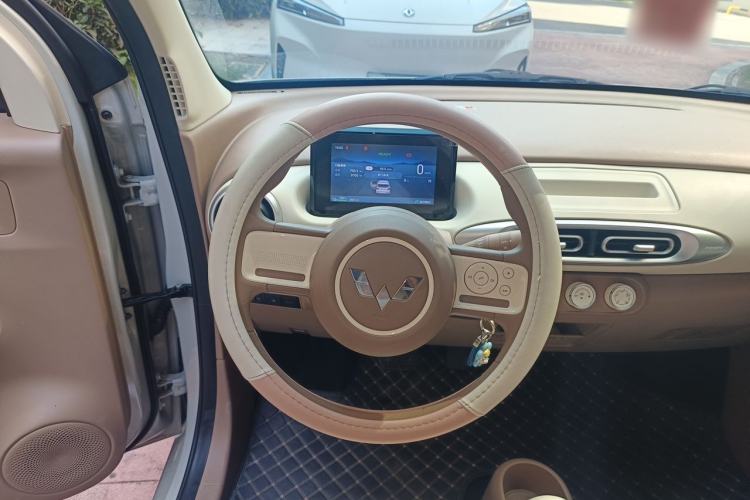 Used Wuling Hongguang MINIEV 2025 Four-Door Version Advanced Edition Steering Wheel