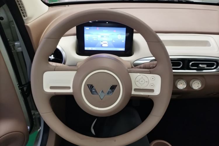 Used Wuling Hongguang MINIEV 2025 Four-Door Version Advanced Edition Steering Wheel