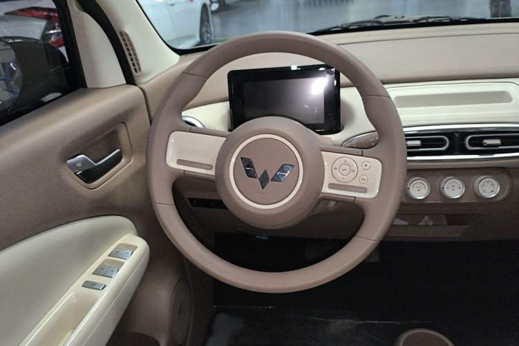Used Wuling Hongguang MINIEV 2025 Four-Door Version Advanced Edition Steering Wheel