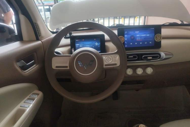 Used Wuling Hongguang MINIEV 2025 Four-Door Version Zhenxiang+ Edition Steering Wheel