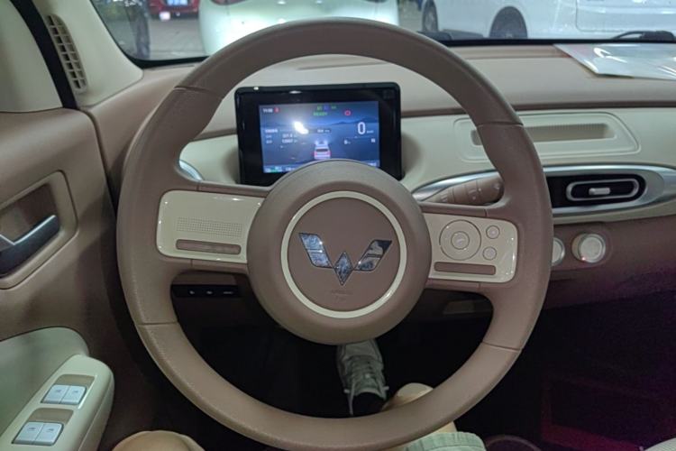 Used Wuling Hongguang MINIEV 2025 Four-Door Version Advanced Edition Steering Wheel