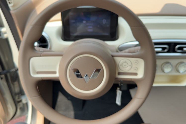 Used Wuling Hongguang MINIEV 2025 Four-Door Version Advanced Edition Steering Wheel