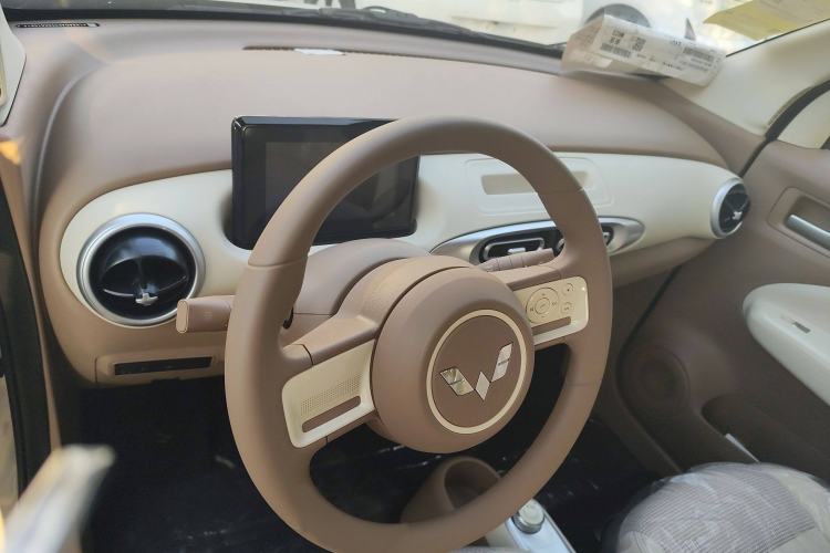 Used Wuling Hongguang MINIEV 2025 Four-Door Version Advanced Edition Steering Wheel