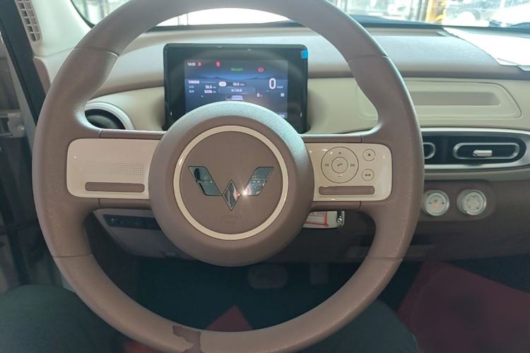 Used Wuling Hongguang MINIEV 2025 Four-Door Version Advanced Edition Steering Wheel
