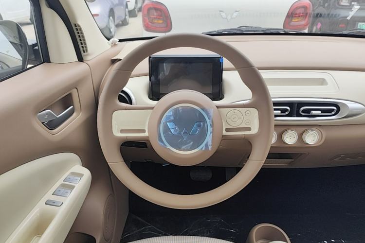 Used Wuling Hongguang MINIEV 2025 Four-Door Version Advanced Edition Steering Wheel