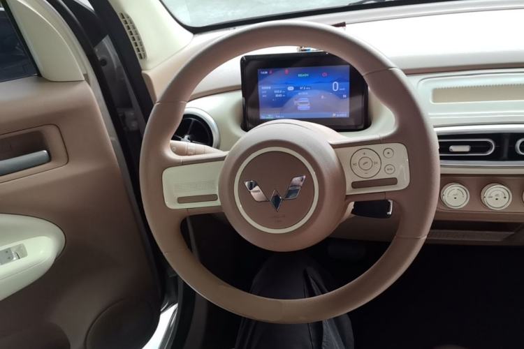 Used Wuling Hongguang MINIEV 2025 Four-Door Version Advanced Edition Steering Wheel