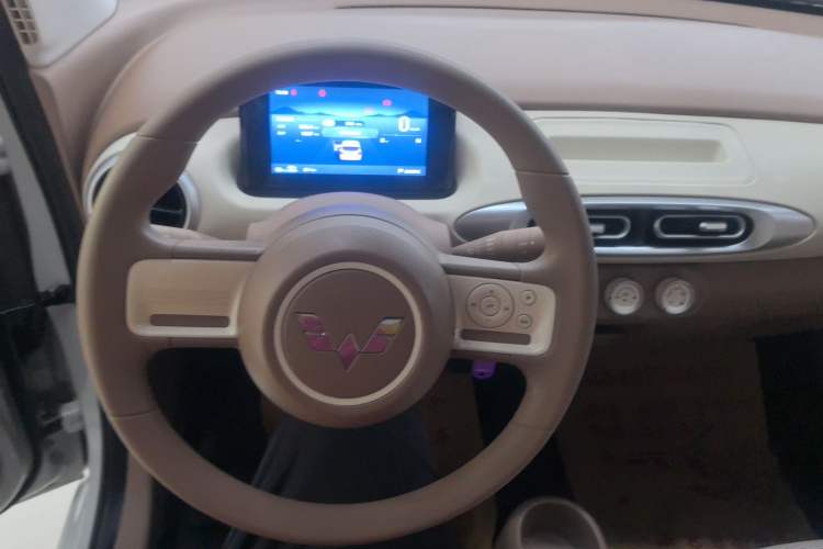 Used Wuling Hongguang MINIEV 2025 Four-Door Version Advanced Edition Steering Wheel
