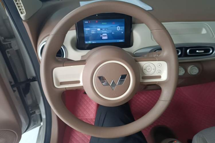 Used Wuling Hongguang MINIEV 2025 Four-Door Version Advanced Edition Steering Wheel