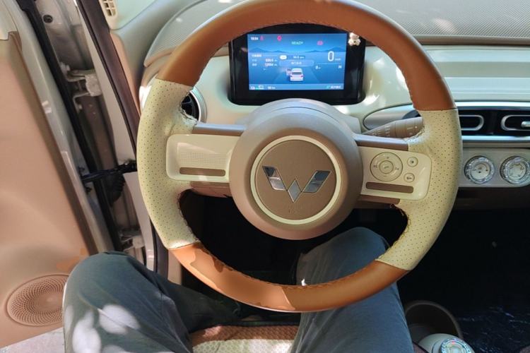 Used Wuling Hongguang MINIEV 2025 Four-Door Version Advanced Edition Steering Wheel
