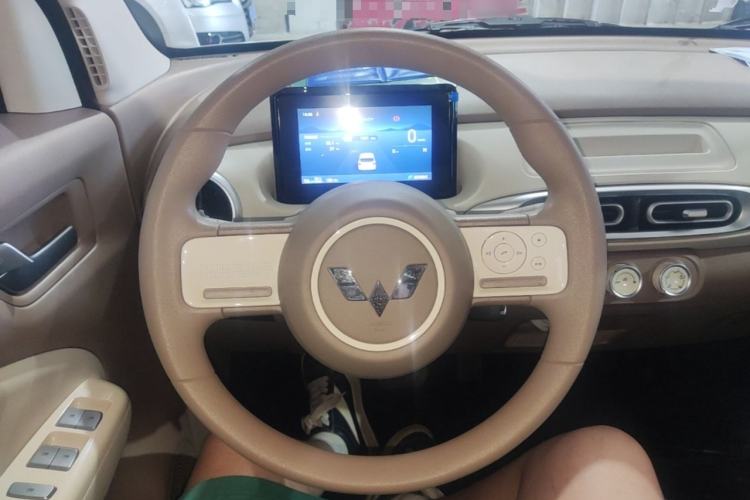Used Wuling Hongguang MINIEV 2025 Four-Door Version Advanced Edition Steering Wheel