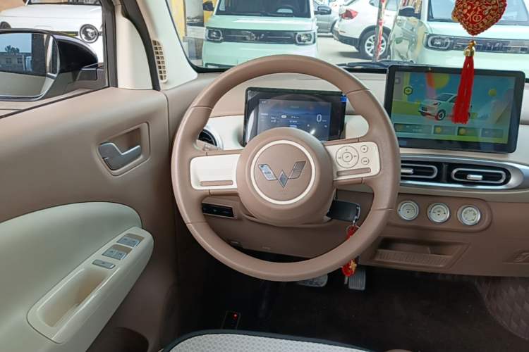 Used Wuling Hongguang MINIEV 2025 Four-Door Version Premium Edition Steering Wheel