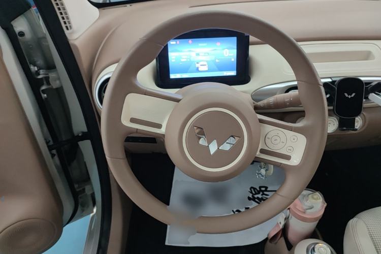 Used Wuling Hongguang MINIEV 2025 Four-Door Version Advanced Edition Steering Wheel