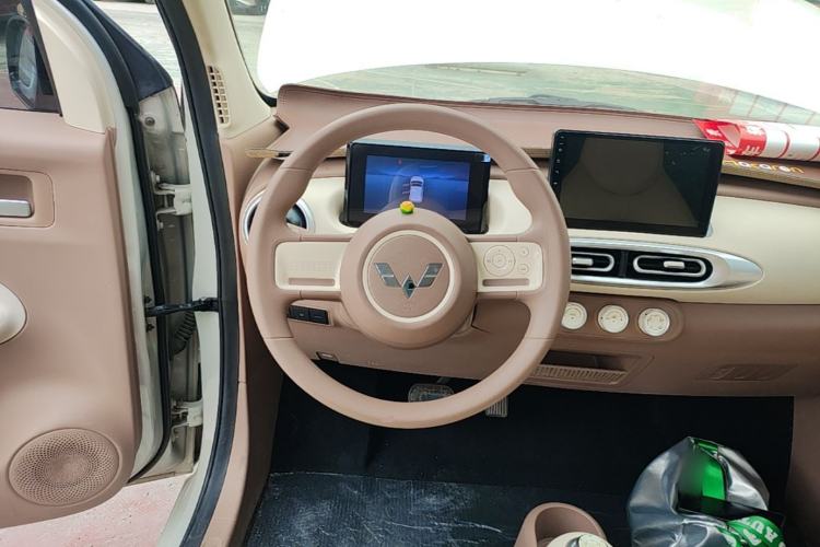 Used Wuling Hongguang MINIEV 2025 Four-Door Version Advanced Edition Steering Wheel