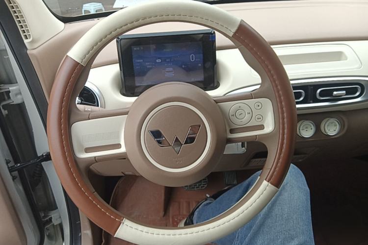 Used Wuling Hongguang MINIEV 2025 Four-Door Version Advanced Edition Steering Wheel