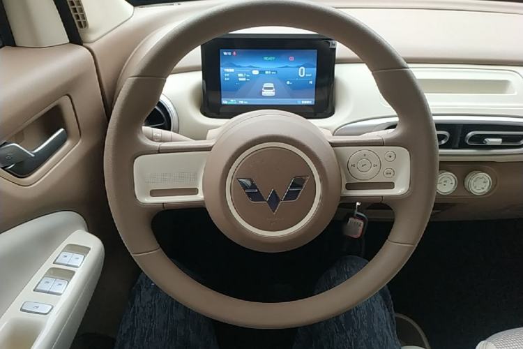 Used Wuling Hongguang MINIEV 2025 Four-Door Version Advanced Edition Steering Wheel