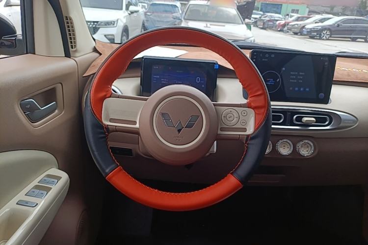 Used Wuling Hongguang MINIEV 2025 Four-Door Version Advanced Edition Steering Wheel