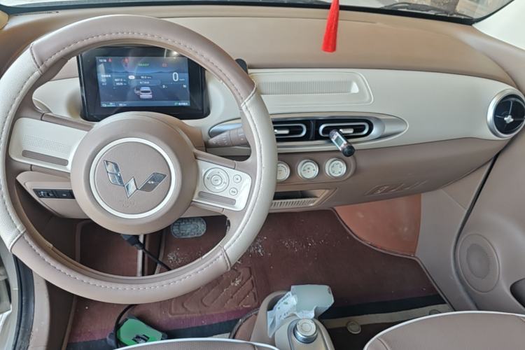 Used Wuling Hongguang MINIEV 2025 Four-Door Version Advanced Edition Steering Wheel