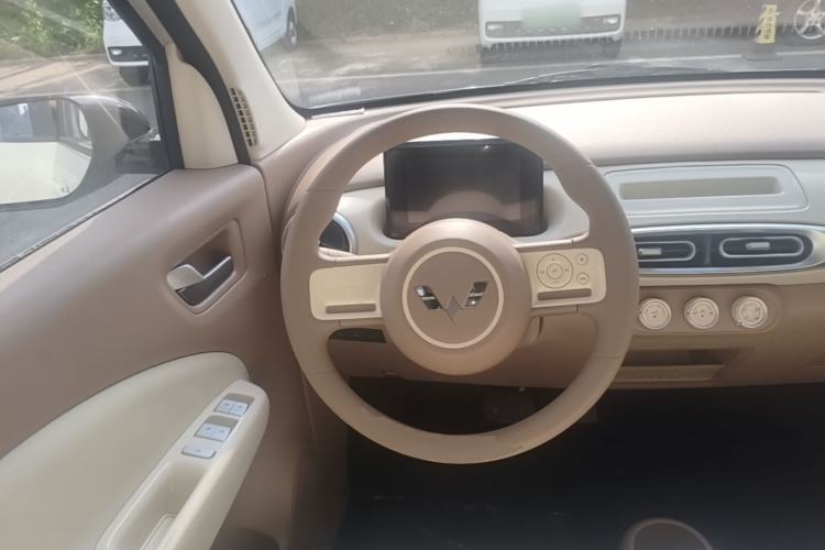 Used Wuling Hongguang MINIEV 2025 Four-Door Version Advanced Edition Steering Wheel