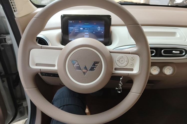 Used Wuling Hongguang MINIEV 2025 Four-Door Version Advanced Edition Steering Wheel