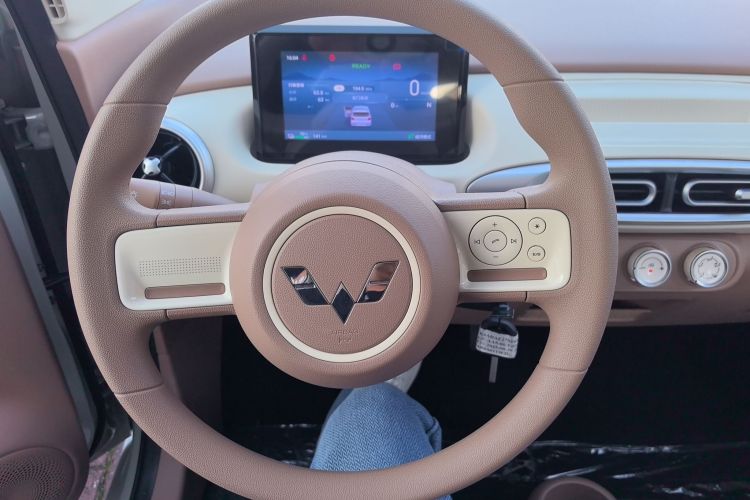 Used Wuling Hongguang MINIEV 2025 Four-Door Version Advanced Edition Steering Wheel