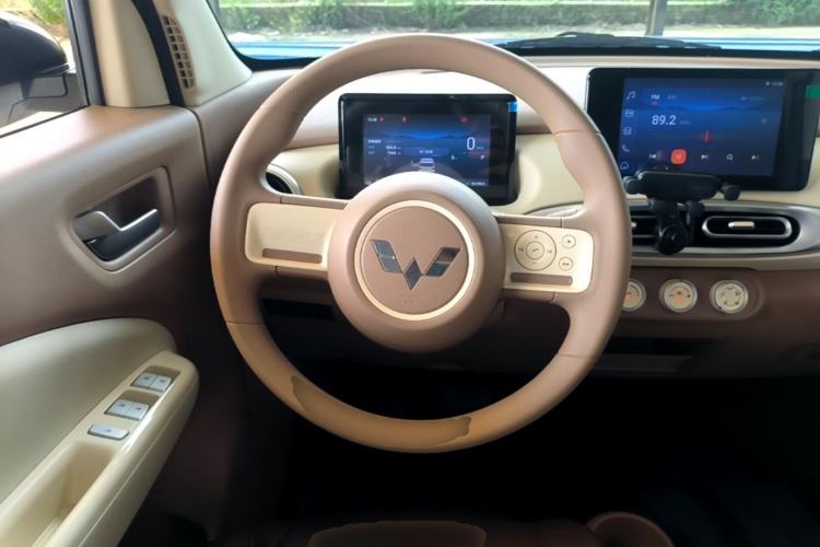 Used Wuling Hongguang MINIEV 2025 Four-Door Version Zhenxiang+ Edition Steering Wheel