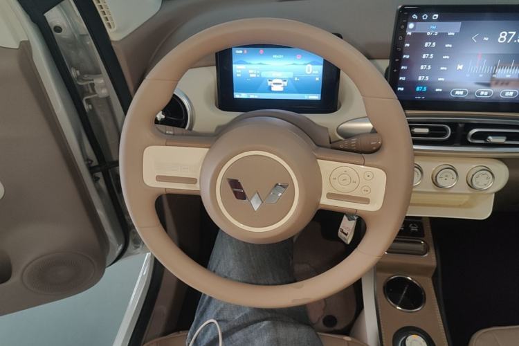 Used Wuling Hongguang MINIEV 2025 Four-Door Version Advanced Edition Steering Wheel