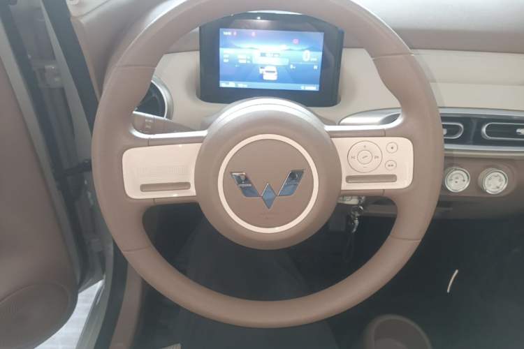 Used Wuling Hongguang MINIEV 2025 Four-Door Version Advanced Edition Steering Wheel