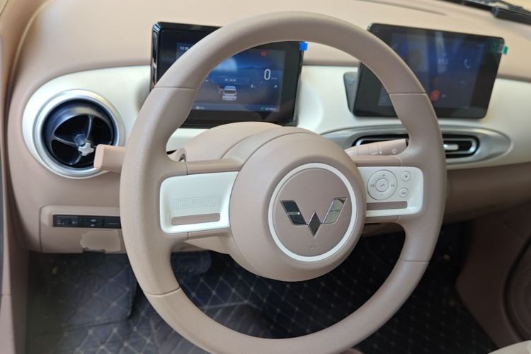 Used Wuling Hongguang MINIEV 2025 Four-Door Version Premium Edition Steering Wheel