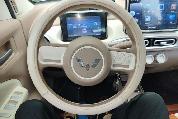 Used Wuling Hongguang MINIEV 2025 Four-Door Version Advanced Edition Steering Wheel