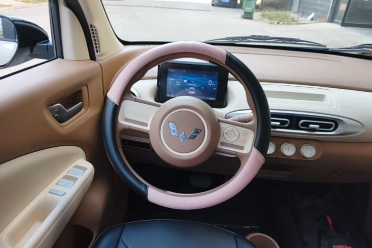 Used Wuling Hongguang MINIEV 2025 Four-Door Version Advanced Edition Steering Wheel