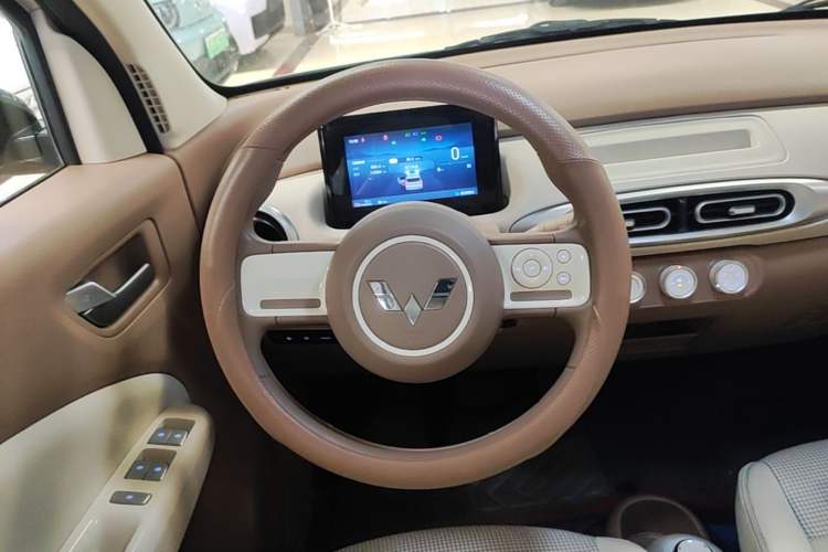 Used Wuling Hongguang MINIEV 2025 Four-Door Version Advanced Edition Steering Wheel