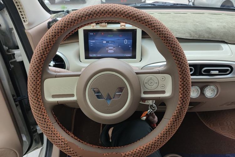 Used Wuling Hongguang MINIEV 2025 Four-Door Version Advanced Edition Steering Wheel