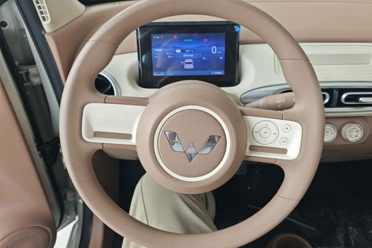 Used Wuling Hongguang MINIEV 2025 Four-Door Version Advanced Edition Steering Wheel
