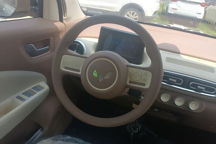 Used Wuling Hongguang MINIEV 2025 Four-Door Version Advanced Edition Steering Wheel