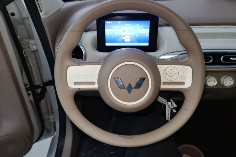 Used Wuling Hongguang MINIEV 2025 Four-Door Version Advanced Edition Steering Wheel