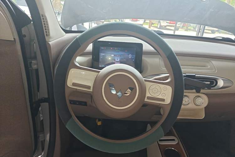 Used Wuling Hongguang MINIEV 2025 Four-Door Version Advanced Edition Steering Wheel