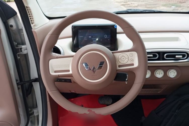 Used Wuling Hongguang MINIEV 2025 Four-Door Version Advanced Edition Steering Wheel