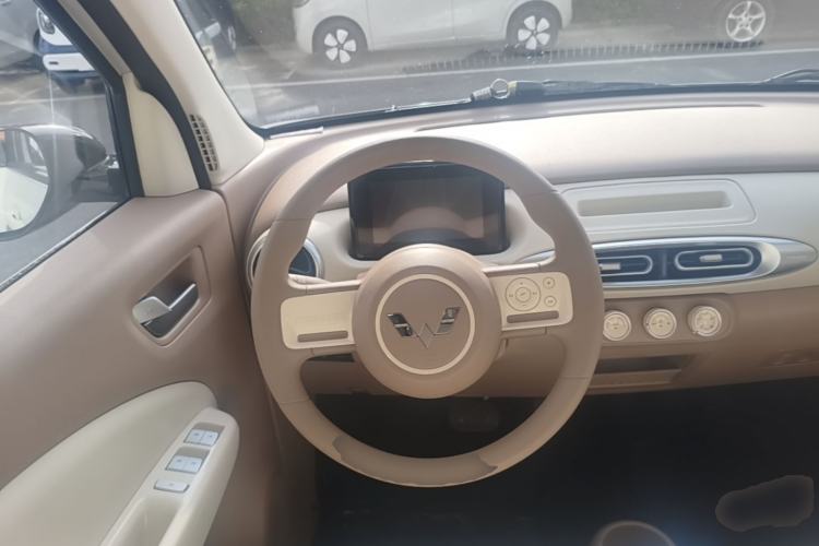 Used Wuling Hongguang MINIEV 2025 Four-Door Version Advanced Edition Steering Wheel