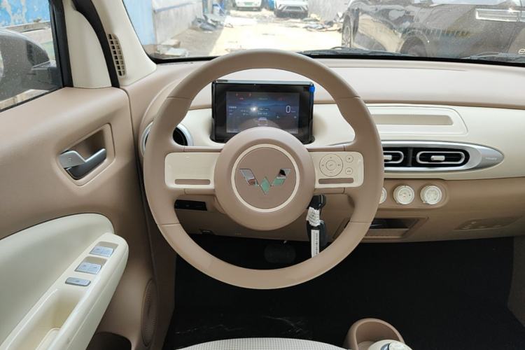 Used Wuling Hongguang MINIEV 2025 Four-Door Version Advanced Edition Steering Wheel