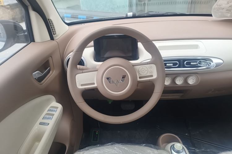 Used Wuling Hongguang MINIEV 2025 Four-Door Version Advanced Edition Steering Wheel